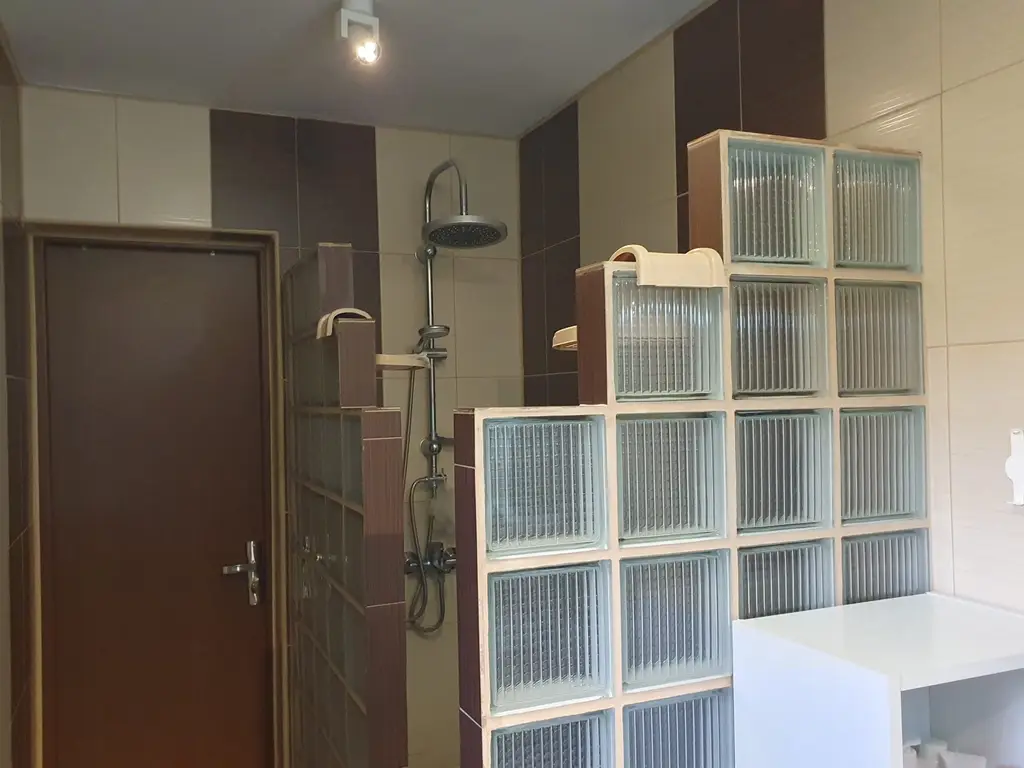 Vand apartament la casă cu curte – zonă centrală aproape de Malul Mureșului