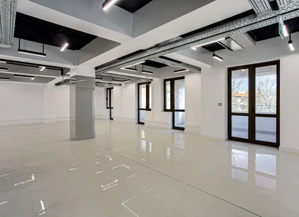 Spațiu modern de inchiriat destinat clinicilor sau companiilor