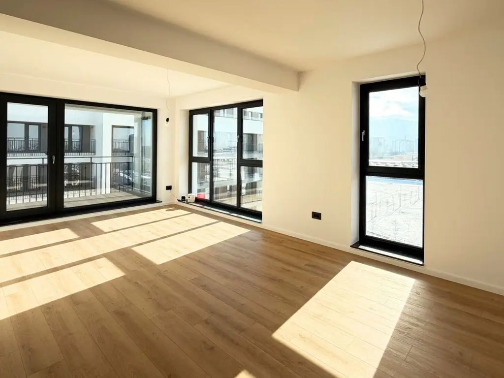 Kasper vânzare apartament de lux 2 camere nelocuit vedere libera spre Tâmpa
