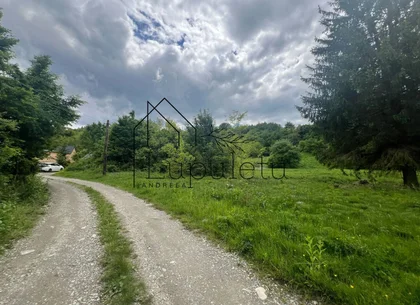 Teren Intravilan – 2.700 mp | Valea Avrigului | Zonă turistică deoseb