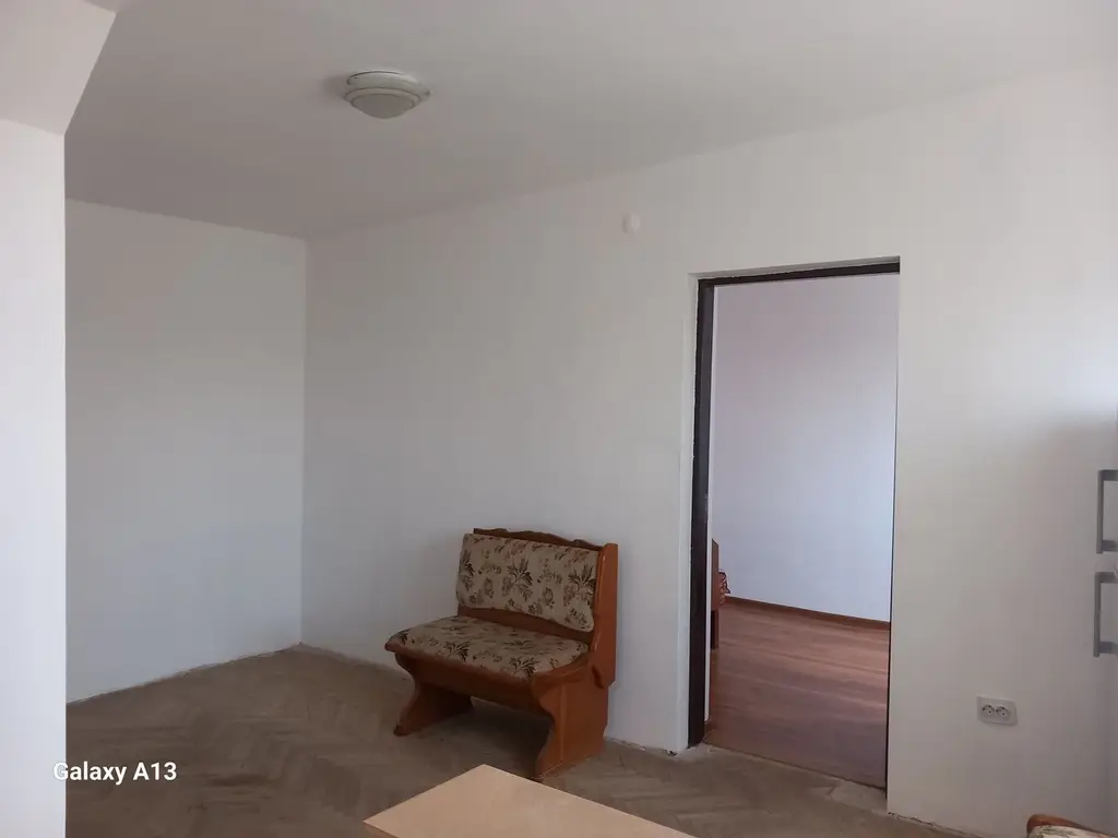 BRASADAS vinde ap 2 cam 33mp CARAMIDA la etajul 4 în Micro 14.