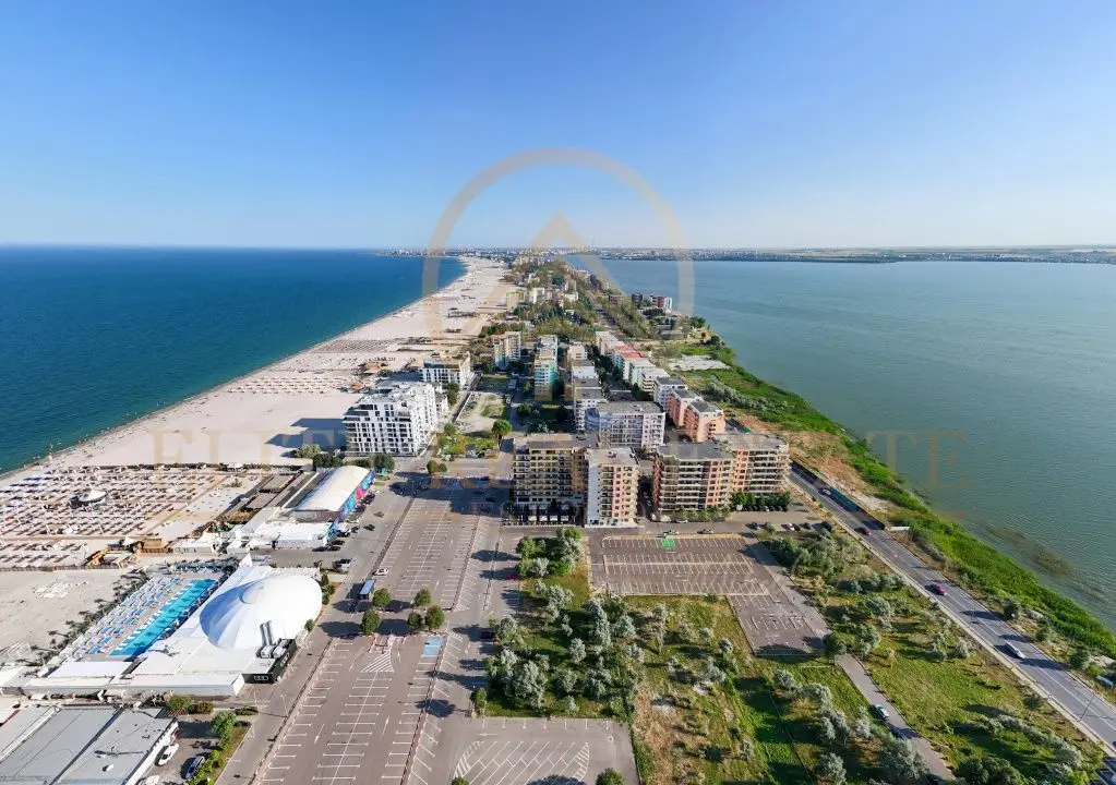 Stațiunea Mamaia - Vânzare apartament cu 2 camere cu terasa, primul rând la mare