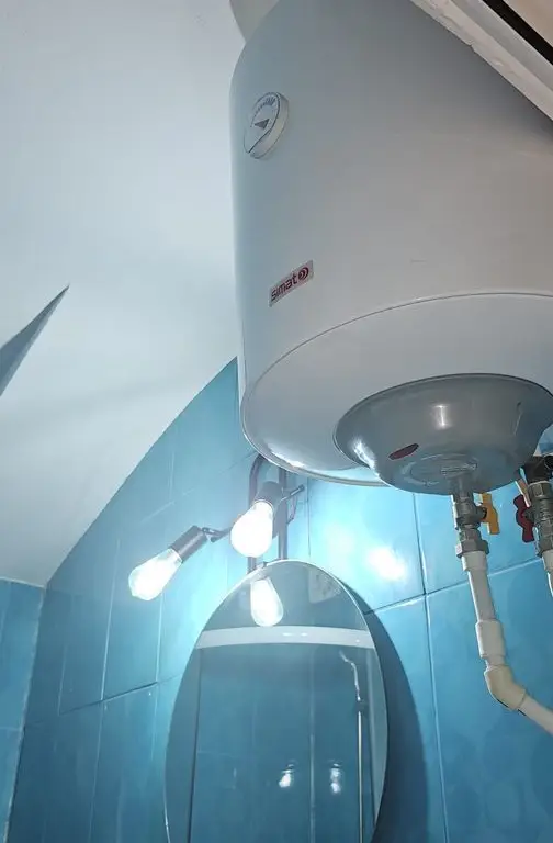 Garsonieră de închiriat – Micro 40, etaj 2, 20 mp + balcon