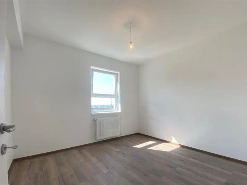 Apartament tip studio pozitionat la etajul 1 zona Tractorul Brasov