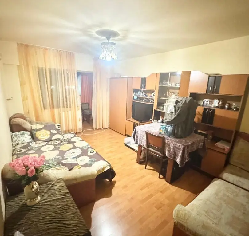Apartament 3 camere de vânzare – Tineretului