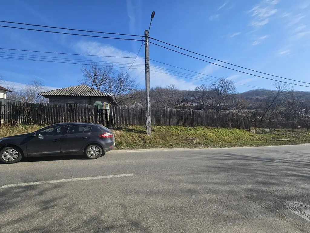 Teren 690 mp, deschidere 50 m, utilități – 1 km Primăria Ștefănești