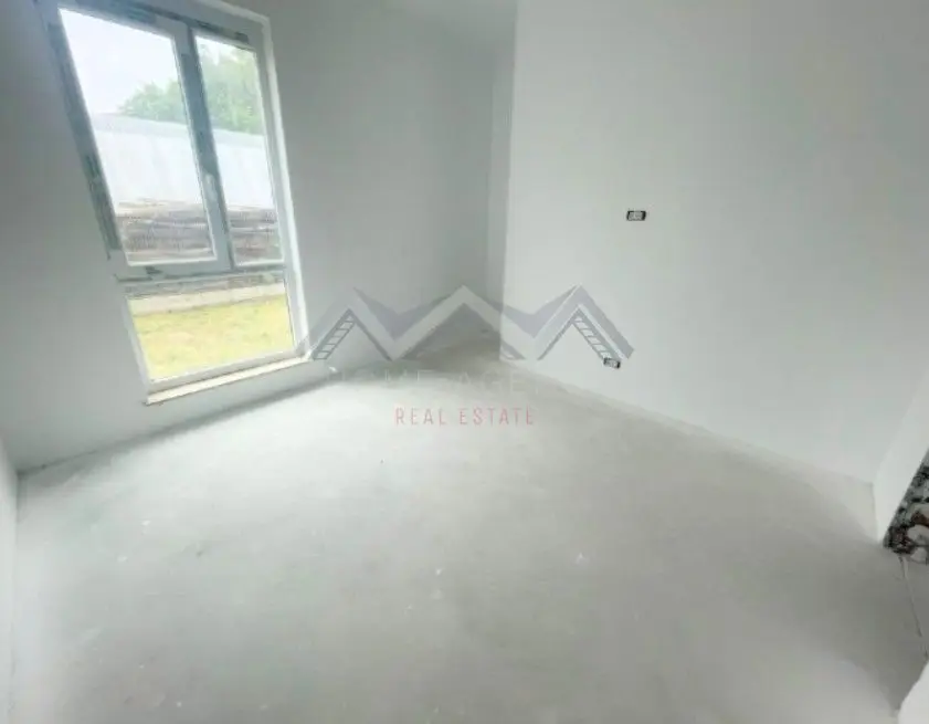 Apartament 2 camere + curte 110 mp Otopeni centru