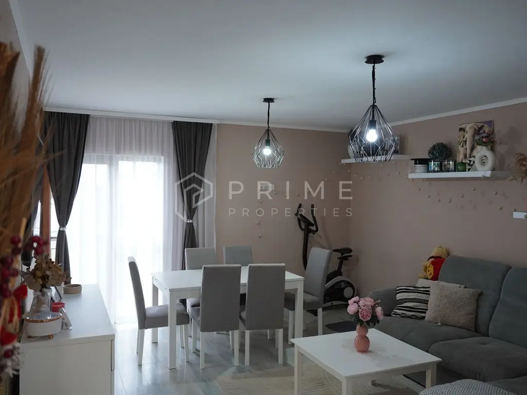 Casă familială spațioasă în zonă liniștită | Sângeorgiu de Mureș |