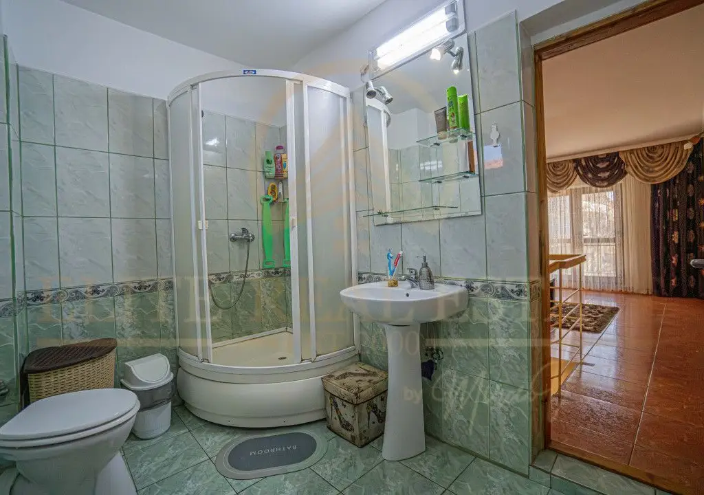 Agigea - Vila D+P+1E+M pe un teren de 772 mp cu o deschidere de 21,46 m.