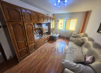 Apartament cu 3 camere. Decomandat. Lipovei. Bloc izolat.