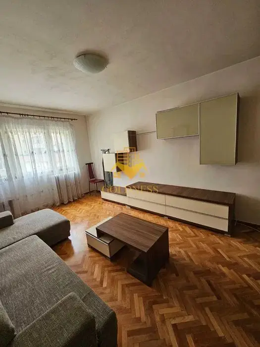 3 camere decomandate, balcon, parcare, Intre lacuri, Mol, FSEGA