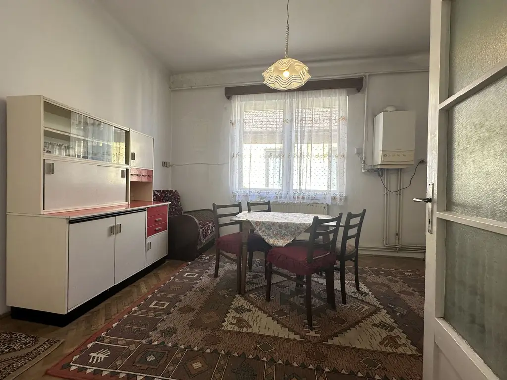 Apartament in casa spațios la doar 5-7 minute de Centrul Istoric