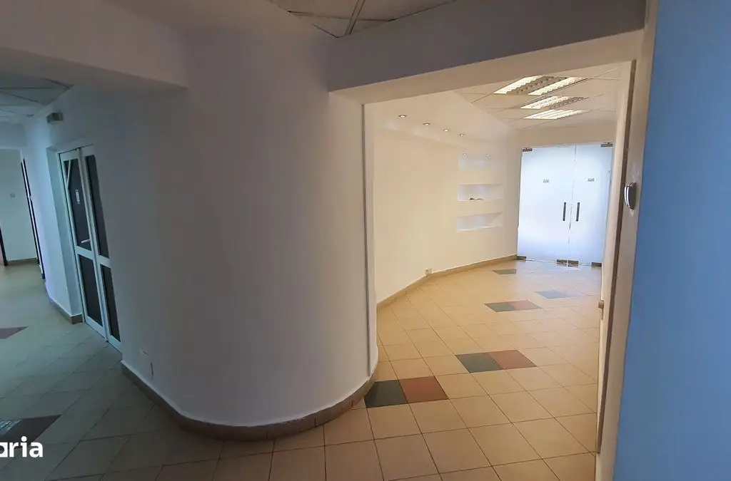 Spatiu birouri de vanzare in Piata Unirii, blocul Sitraco, 1100 mp