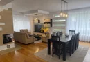 Casa individuala 5 camere zona centrala , 210 mp si garaj propriu!