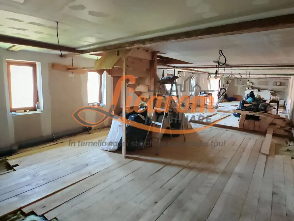 CASA SASEASCA comuna VULCAN,zona foarte buna,teren 3000 mp