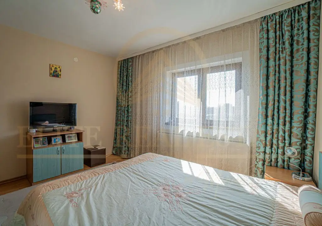 Agigea - Vila D+P+1E+M pe un teren de 772 mp cu o deschidere de 21,46 m.