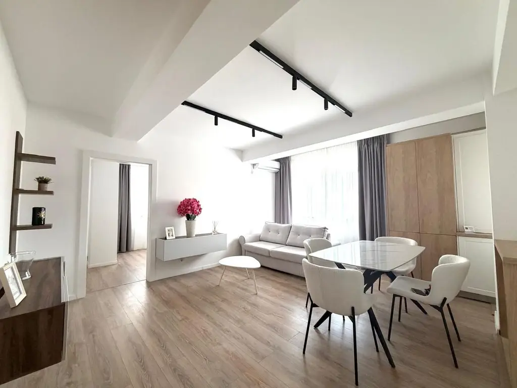 Stylish 3-Room Apartment for Rent in Iancu Nicolae
