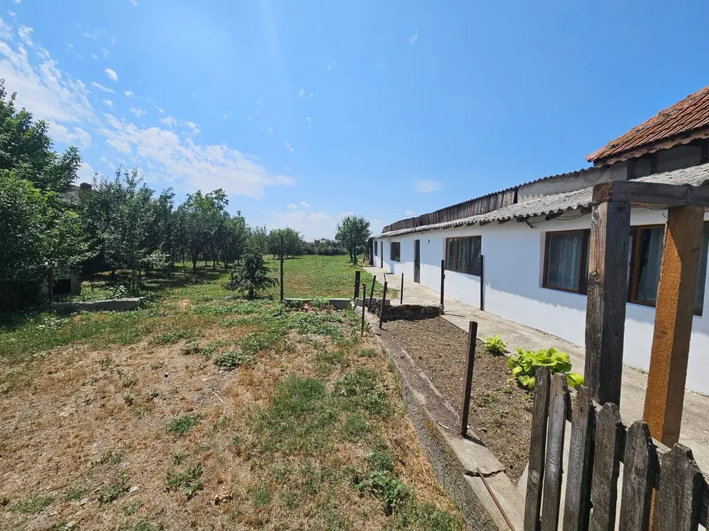 Casa si teren 3500 mp, Stefanesti - Golesti