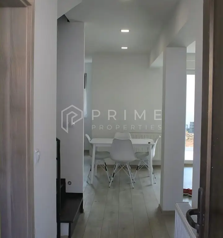 Casă tip duplex complet amenajată si mobilată | șemineu și garaj |