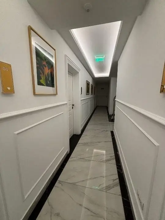 Apt 2 cam Victoriei, design interbelic şi finisaje de lux.