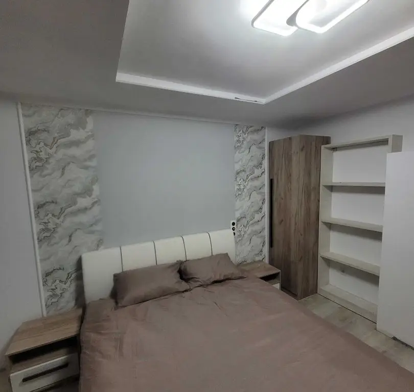 BRASADAS vinde ap 2 cam etaj 3/4 Closca, renovat, modificat.