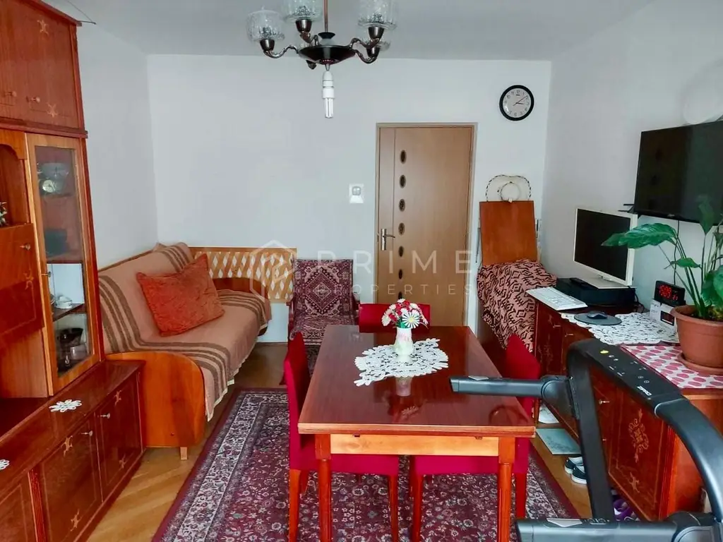 Apartament 2 camere decomandate, etaj intermediar