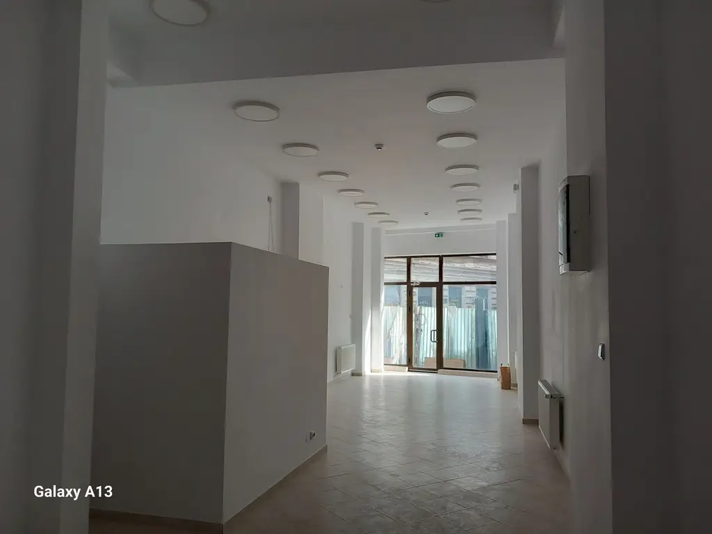 BRASADAS închiriază spatiu comercial RENOVAT Lipscani 120mp.