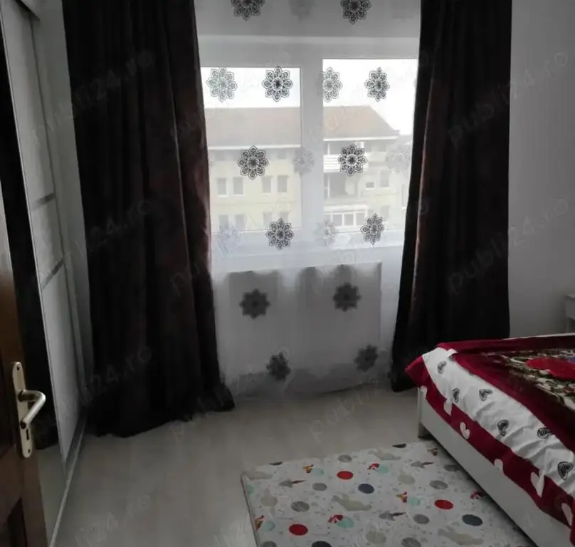 BRASADAS vinde ap 3 cam etaj 3/4 Micro 16.
