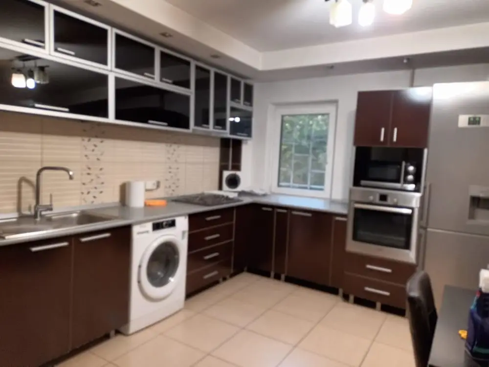 Vand apartament 3 camere