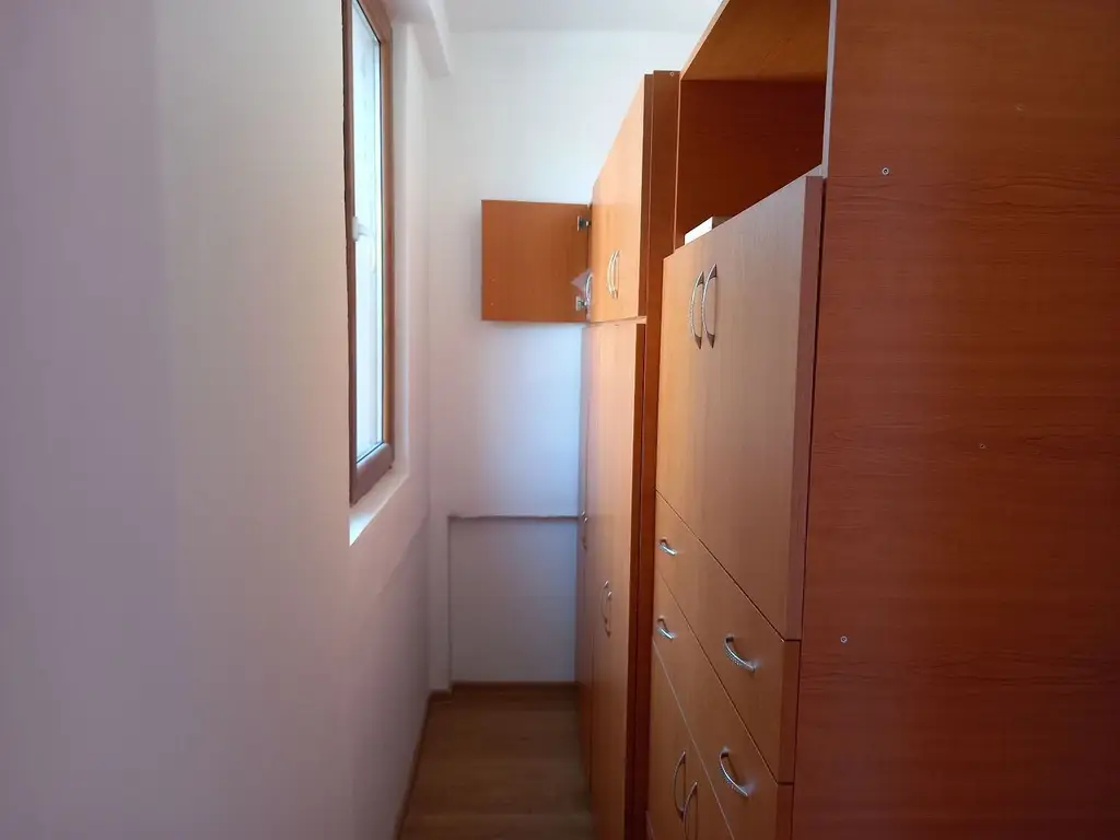 BRASADAS vinde casa in zona TITULESCU cu 5 camere si teren 350mp
