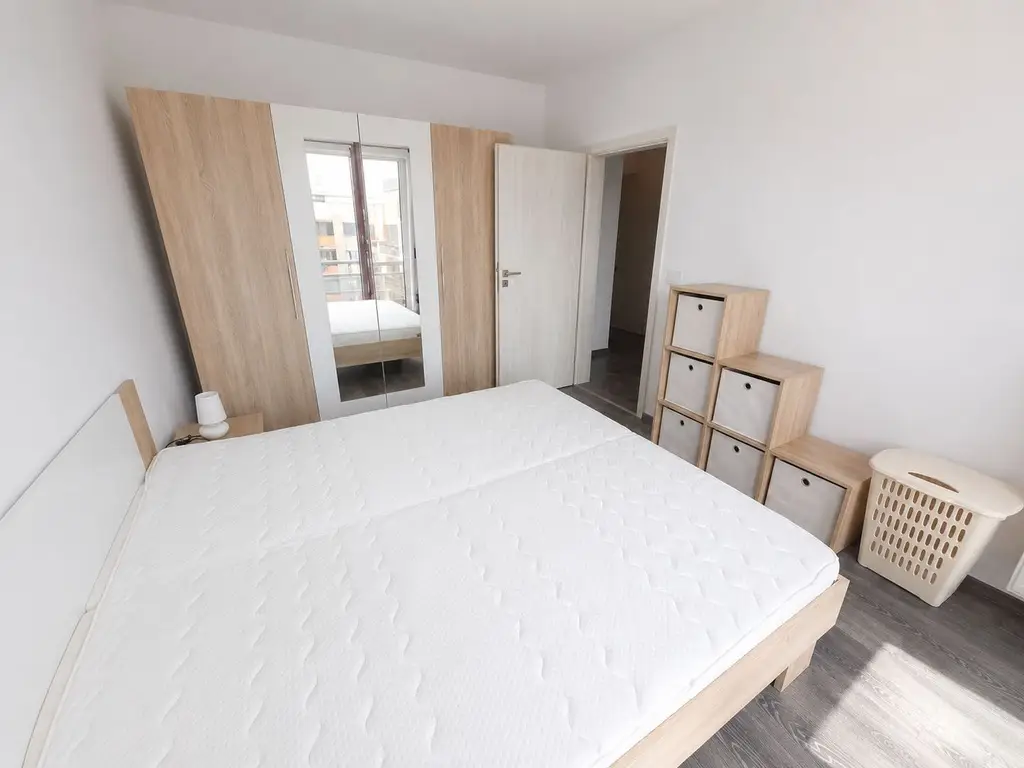 Apartament 2 camere decomandat cu parcare subterană – Complex Iris 7,