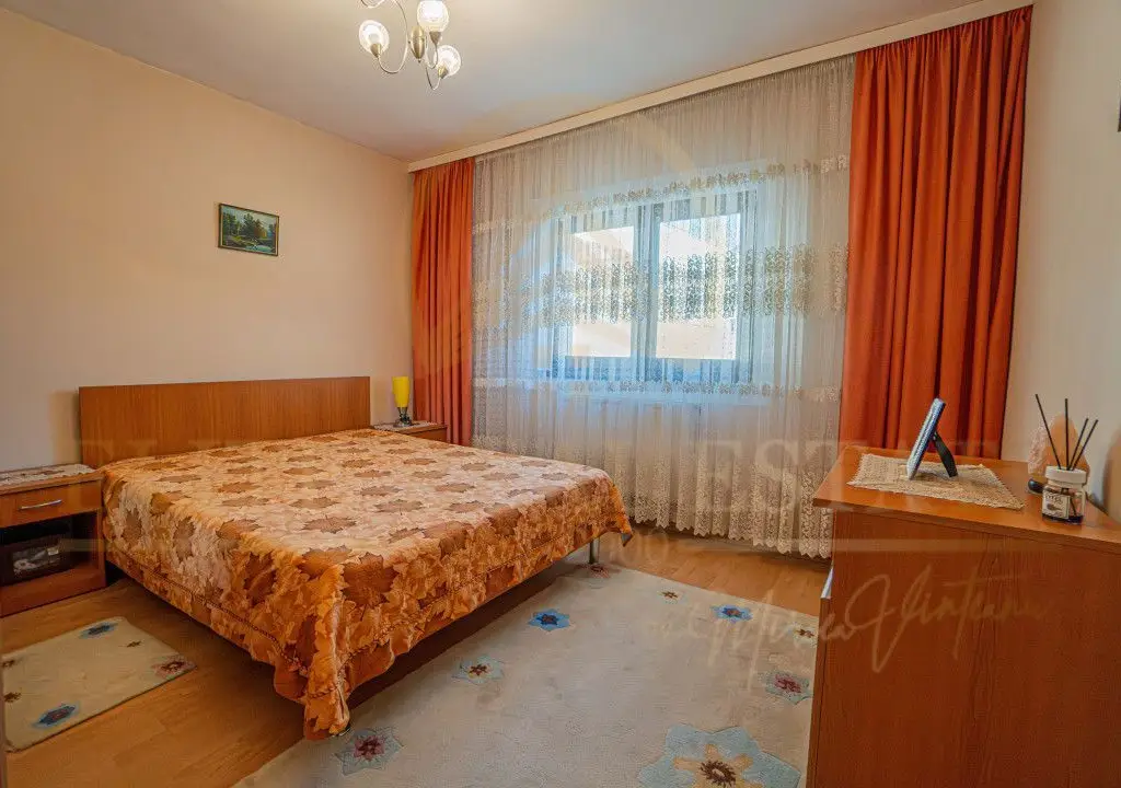 Agigea - Vila D+P+1E+M pe un teren de 772 mp cu o deschidere de 21,46 m.