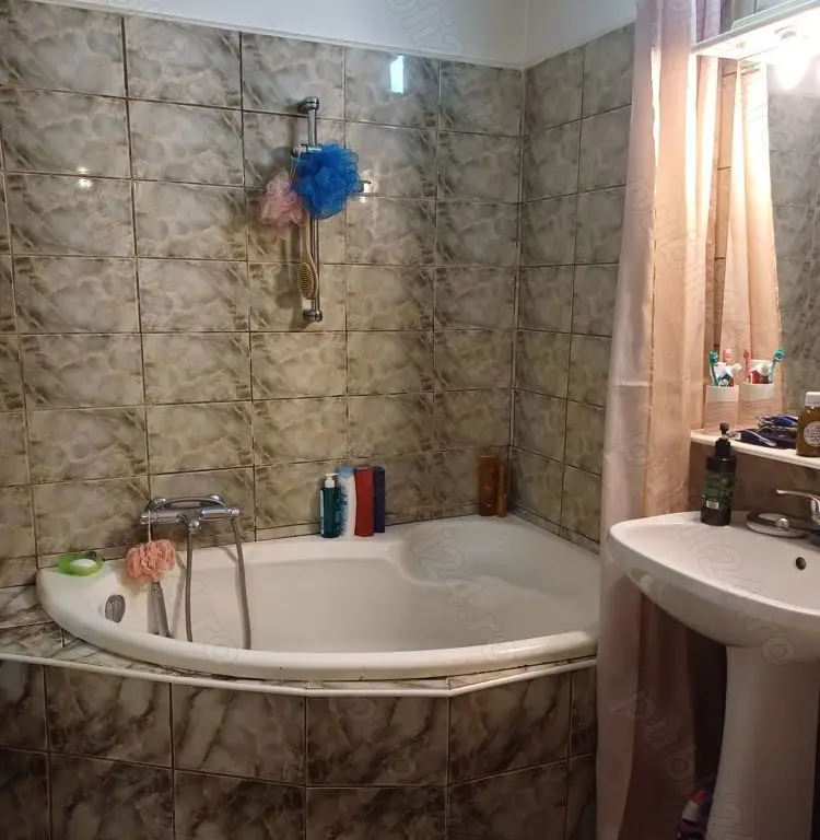 4 camere Dristor-metrou