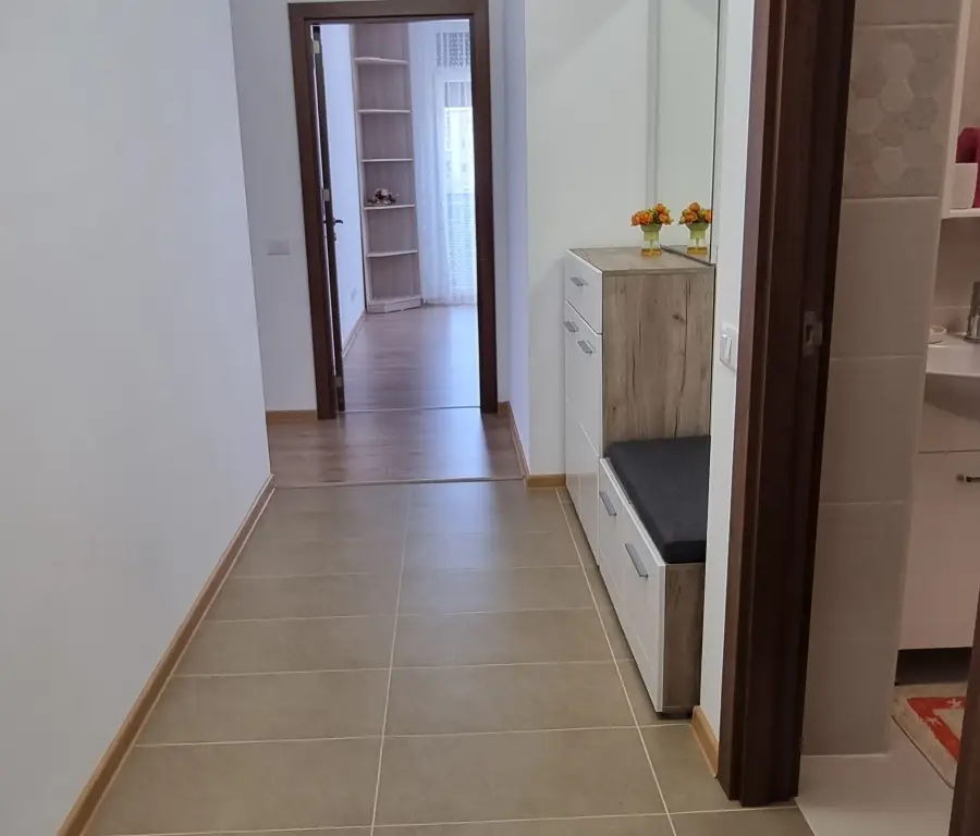 De inchiriat Apartament nou cu 3 camere excelent pozitionat