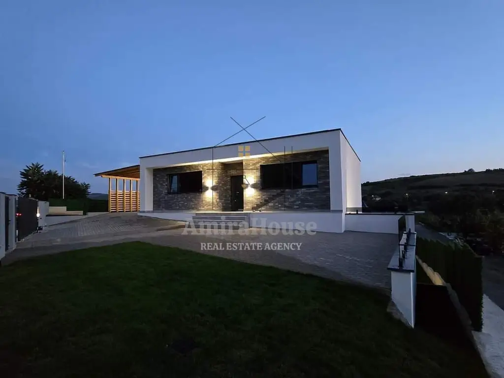 Casa individuala, 129 mp utili, teren 583 mp, terasa 68 mp, zona Sun Garden