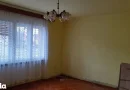 ageuropa.ro vinde ap. 2 cam. la parterul unei case în zona Carpați 2.