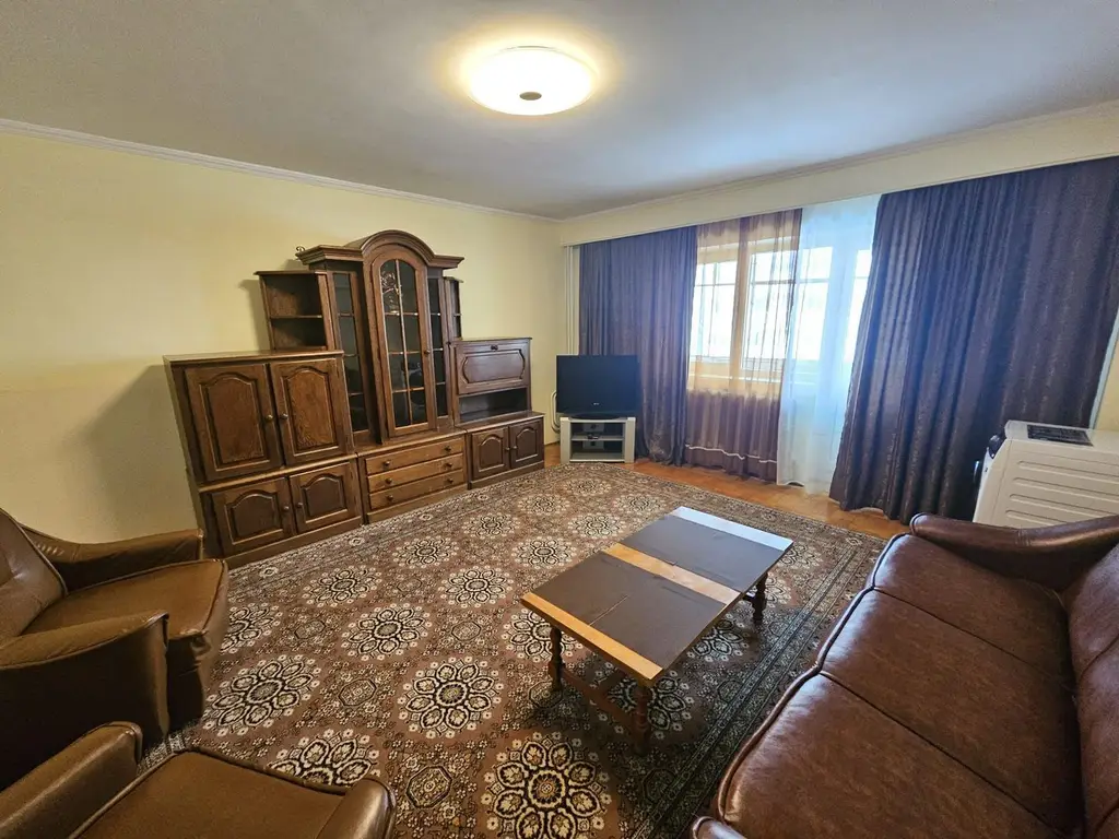 Apartament 2 camere, decomandat, Fratii Golesti