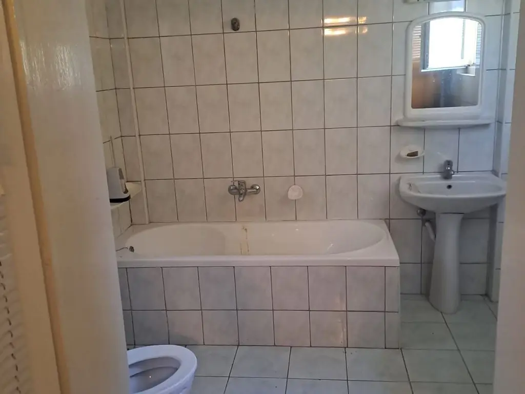 BRASADAS vinde prin REPREZENTARE EXCLUSIVA casa 8 cam 450mp.