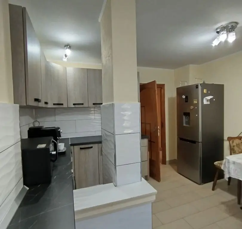 BRASADAS vinde ap 3 cam Carpați 2 etaj 1/4.