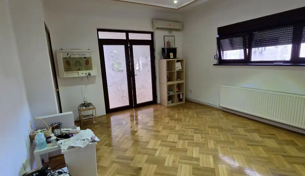 Dacia apartament 4 camere nemobilate de inchiriat