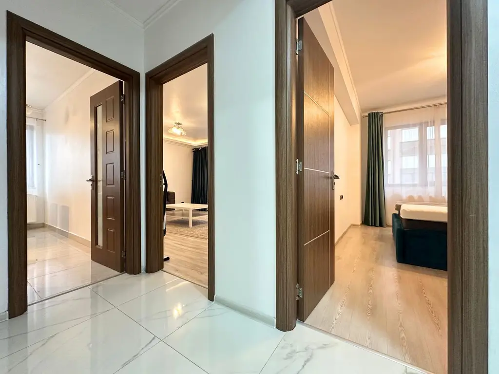Vând apartament 3 camere 3 minute de Coresi complex ISARAN