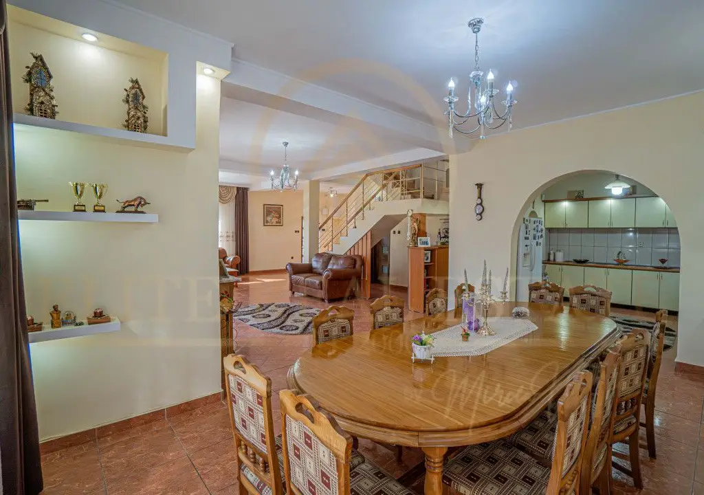Agigea - Vila D+P+1E+M pe un teren de 772 mp cu o deschidere de 21,46 m.