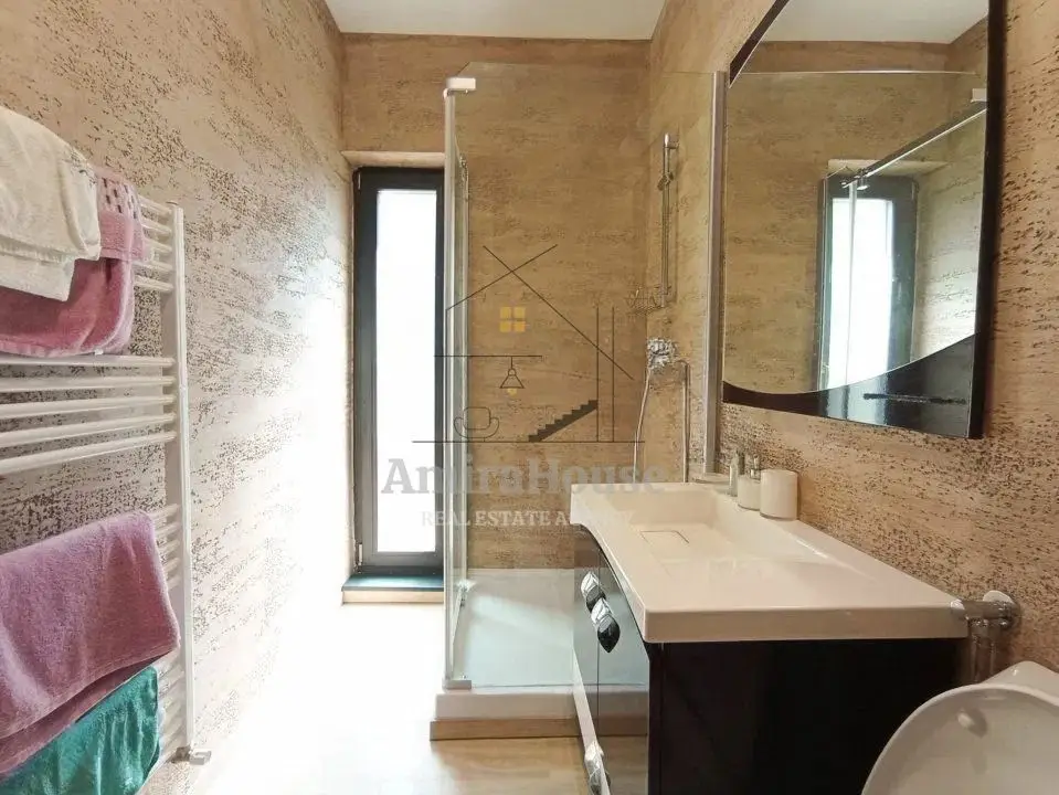 Casa tip duplex, 170 mp utili, 250 mp teren, finisata, mobilata, zona E.Ionesco