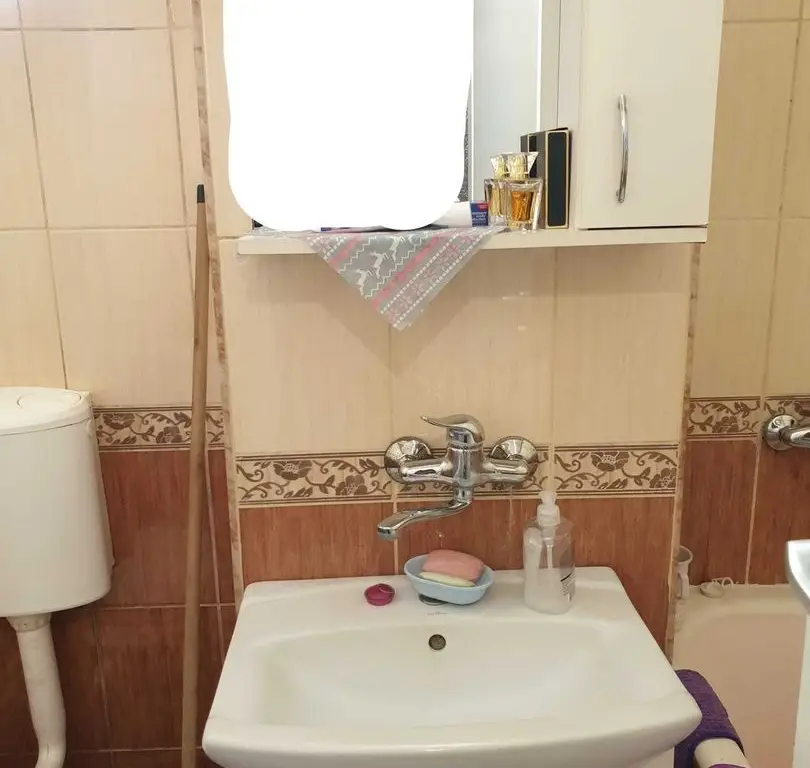 BRASADAS vinde ap 2 cam etaj 2 Botizului