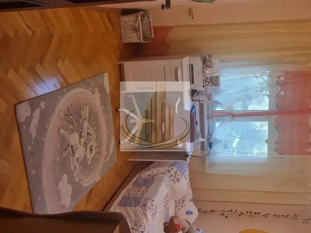 Apartament 4 camere decomandat, 82 mp, etaj 1, Aradului