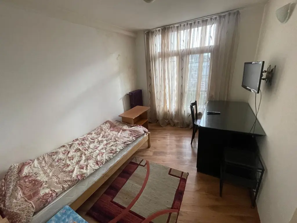 Central Coltea apartament 3 cmaere de inchiriat
