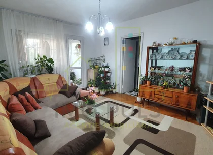 3 Camere. Centrala proprie.Bloc cu acoperis.