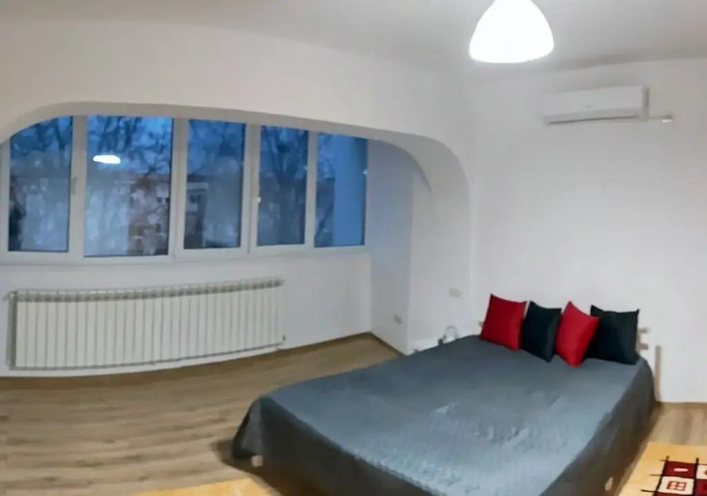 Apartament de închiriat cu 3 camere - cartier Tiglina 2