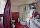 Casa individuala. Mobilata si utilata. Mosnita. Pozitie buna.