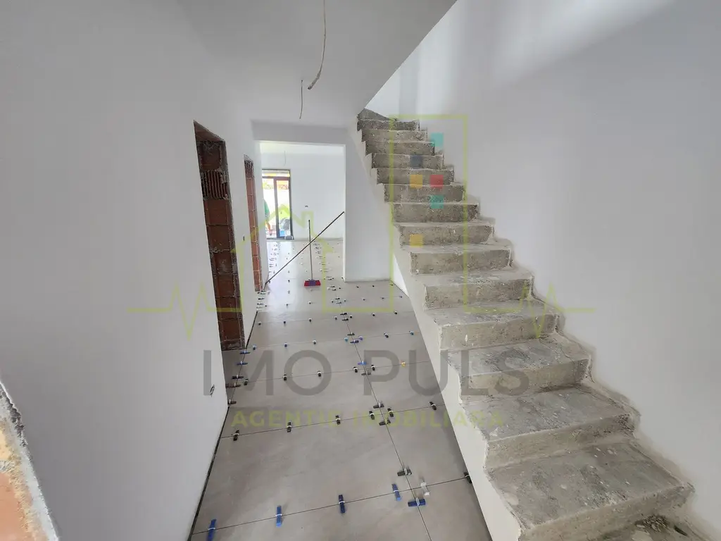 Duplex. Mosnita veche. 350 mp Teren. 4 Camere